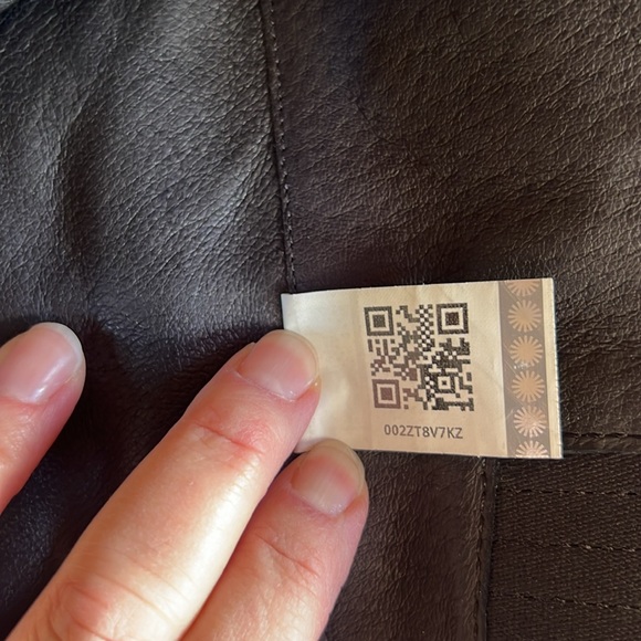 Rare UGG W Castille zip-up boots, like new - Picture 10 of 16